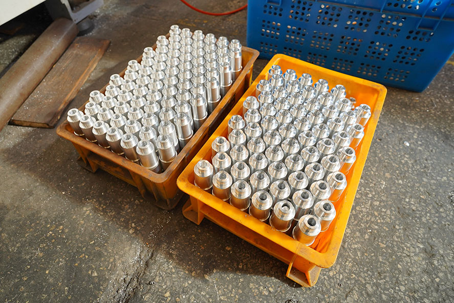 ความแตกต่างระหว่างการตัดเฉือน CNC และการตัดเฉือนแบบดั้งเดิม